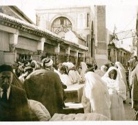 At the bazaar, Tunis, Tunisia, 1913
